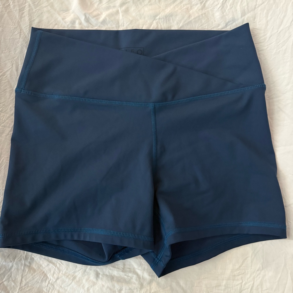 Fleo Dark Blue shorts large